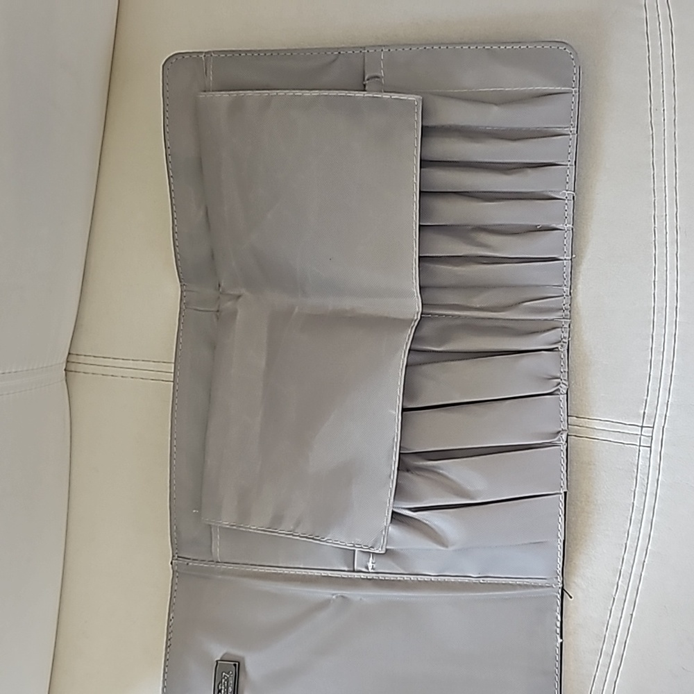 TRISH McEVOY Make-up Brush Pouch - Picture 6 of 7